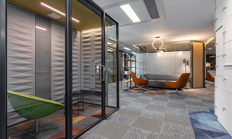 通過(guò)工地考察辨別上海辦公室裝修公司專(zhuān)業(yè)水平