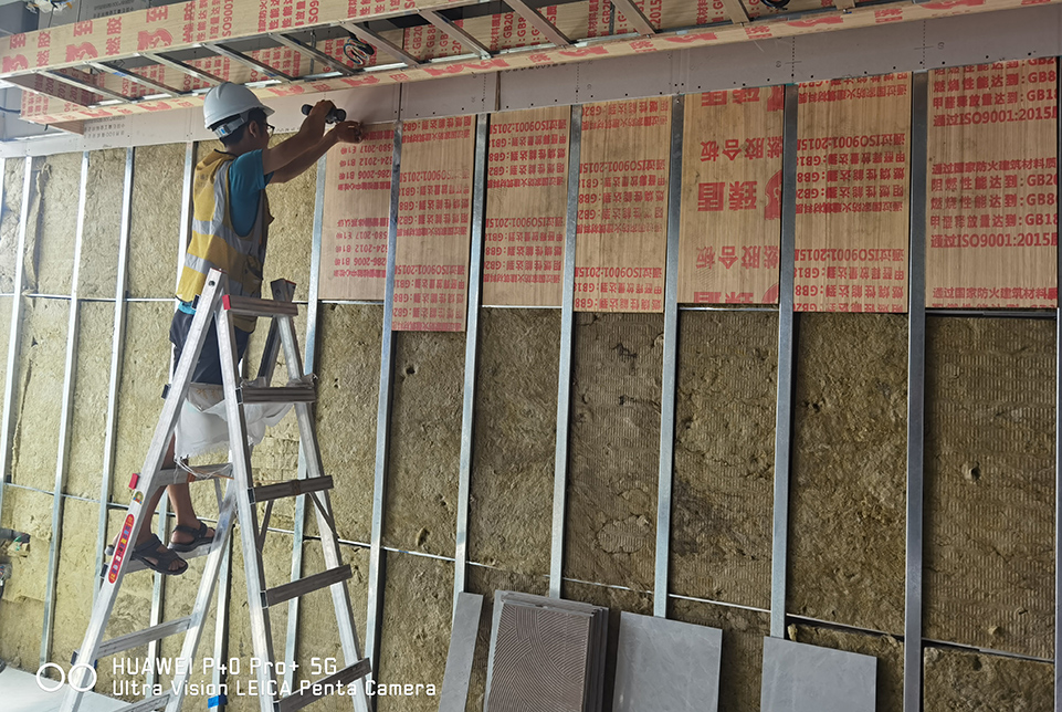 上海古北SOHO辦公室裝修施工現場